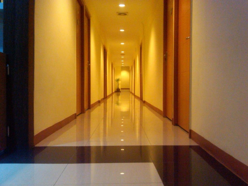 Green Leaf Inn Pontianak Exterior photo