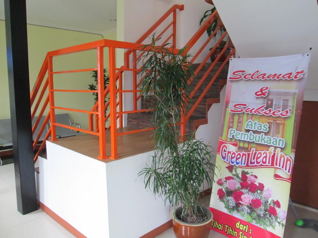 Green Leaf Inn Pontianak Exterior photo